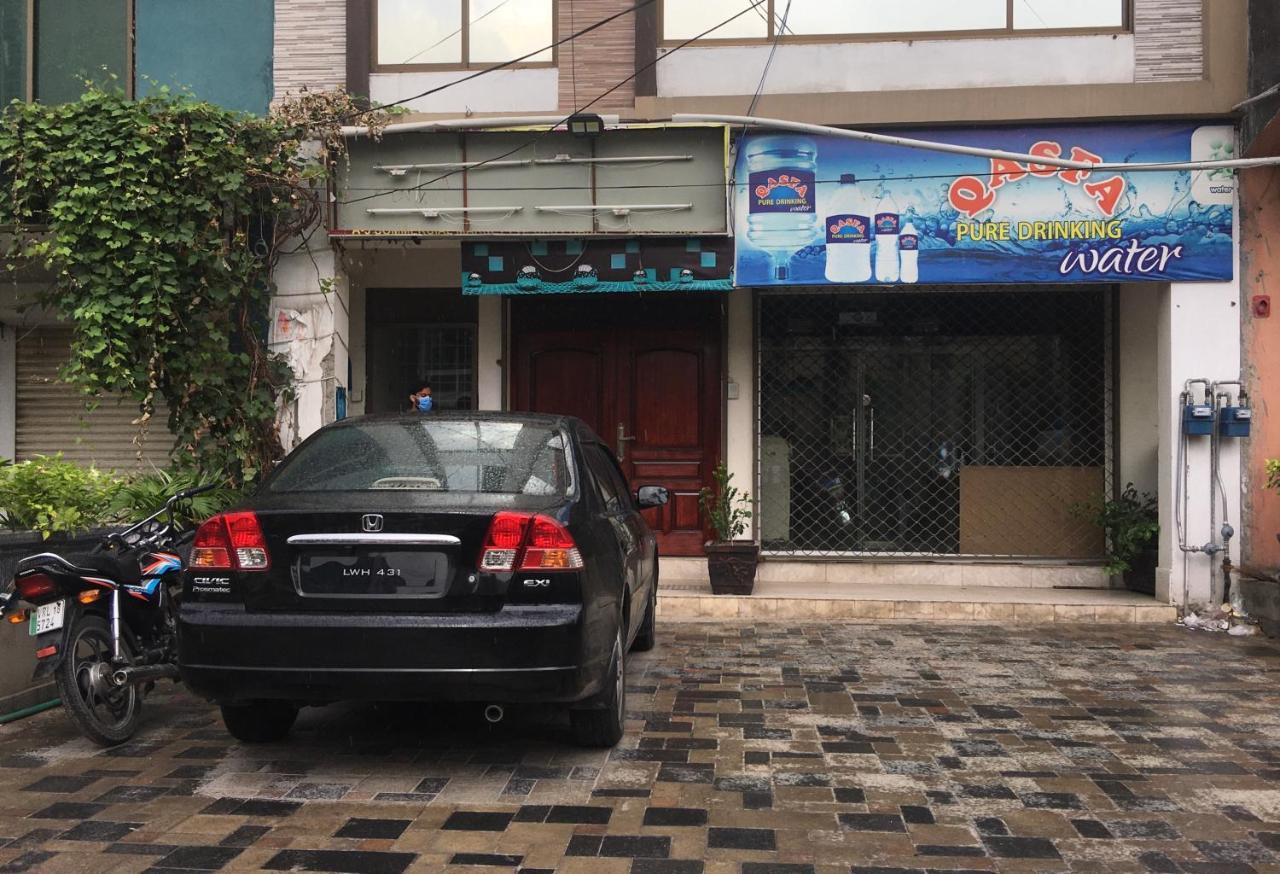 One Bed Studio Apartment near Shaukat Khanum Lahore Bagian luar foto